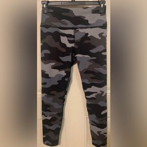 PINK Camo Leggings, Size Large